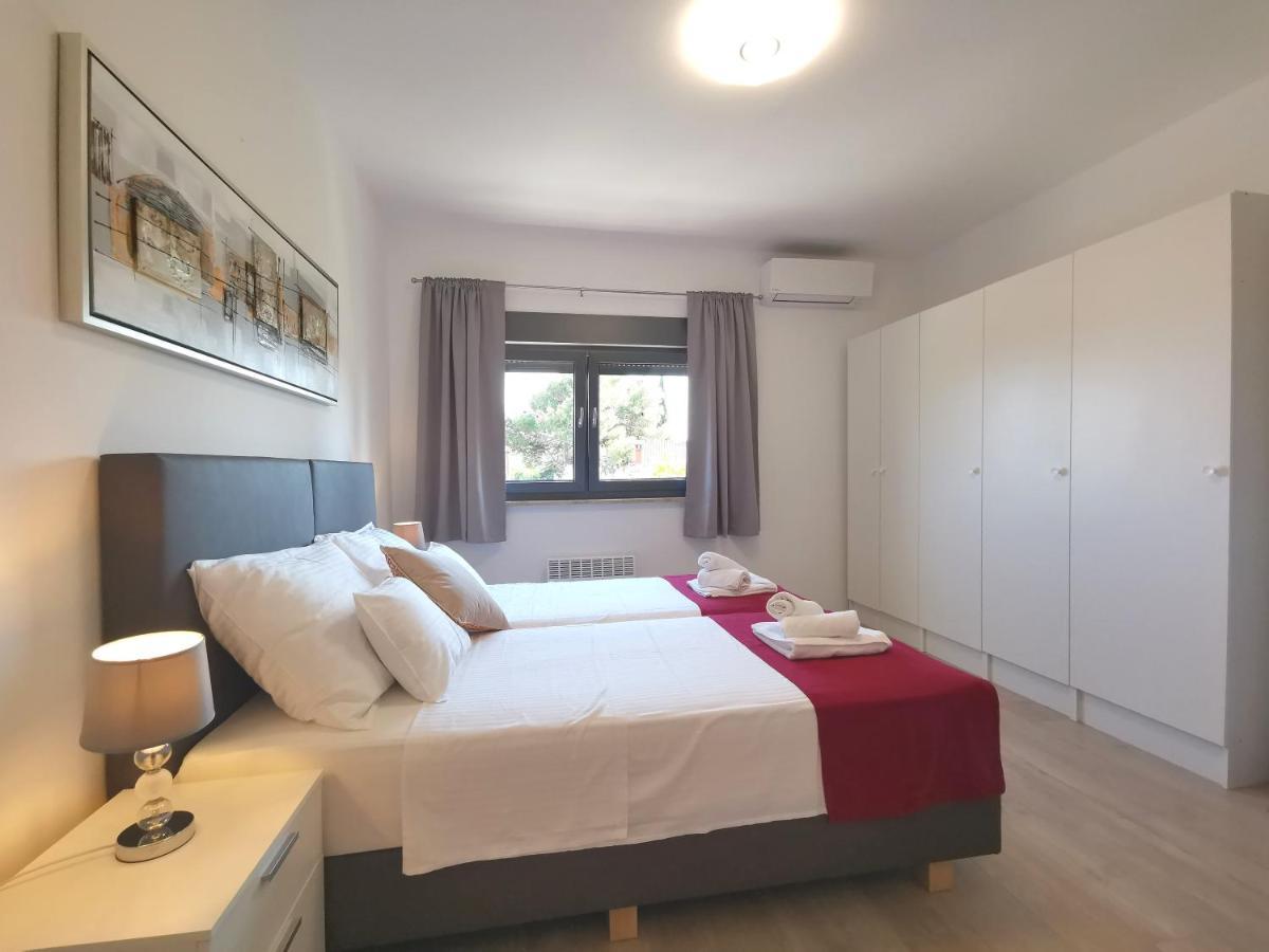 Apartment Pineta With Terrace & Park Wood View 普拉 外观 照片